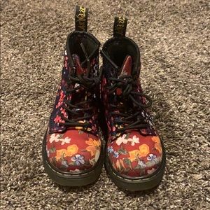 Gorgeous Toddler floral doc martens